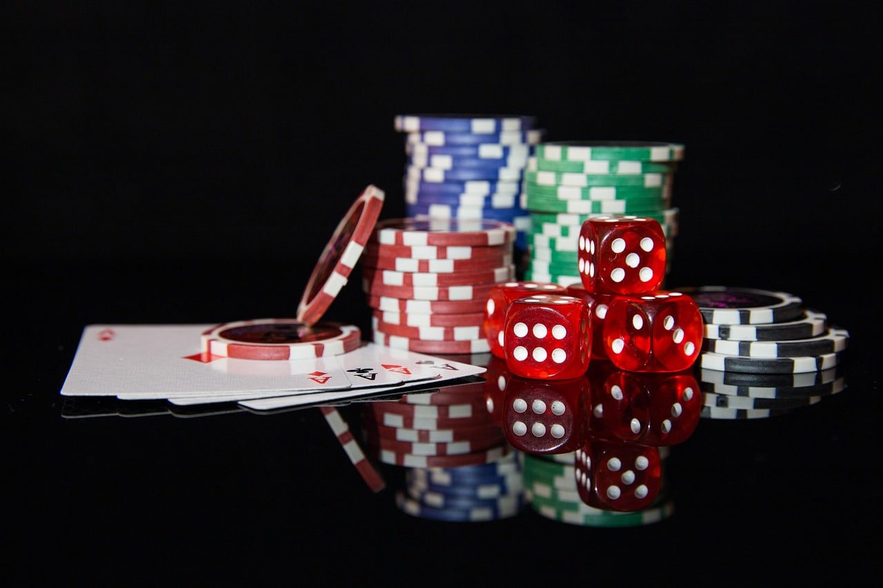 Pengguna menikmati permainan Bingo online pada layar smartphone dengan antarmuka citratoto